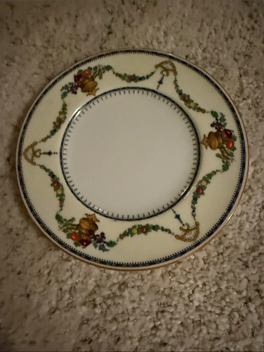 N/A elegant cream